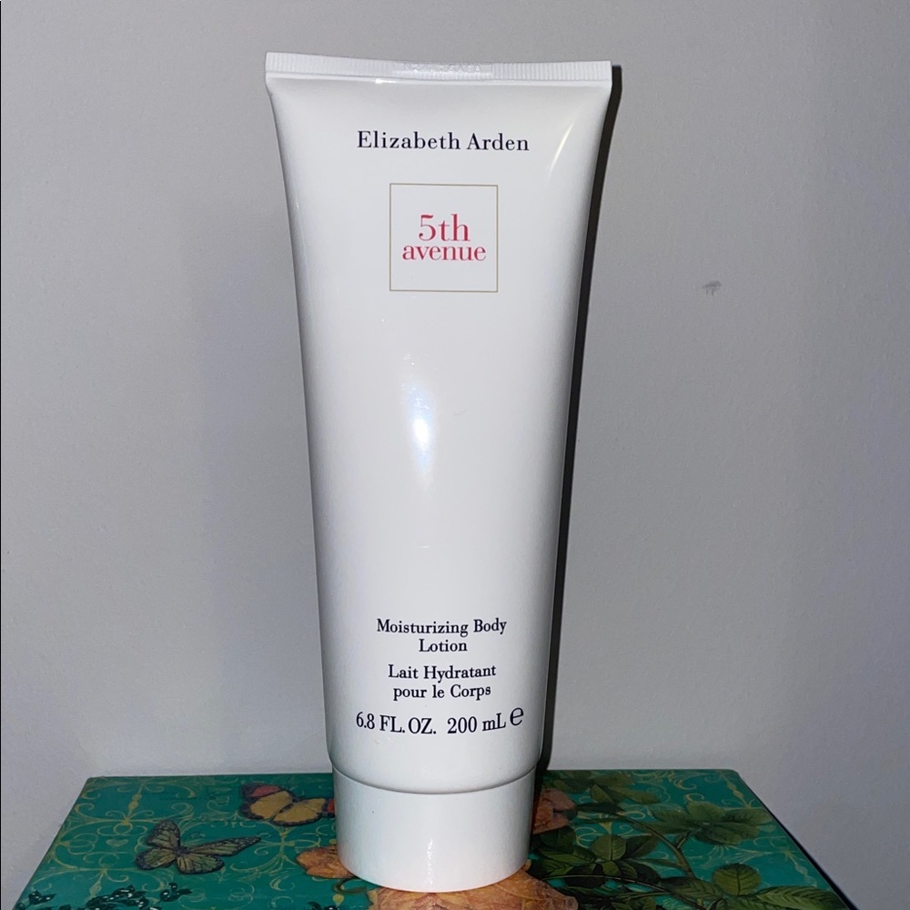 5th Avenue Moisturizing Body Lotion - White and Pink -200 ML